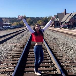 Meet your Posher, Alyssa